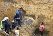 KLK SDE Camión perforador daña línea impulsión y obliga cierre acueducto Oriental (Barrera de Salinidad).